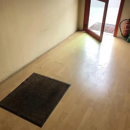 Maison D'Une Chambre Avec Piscine Partagee A Beychac Et Caillau Beychac-et-Caillau